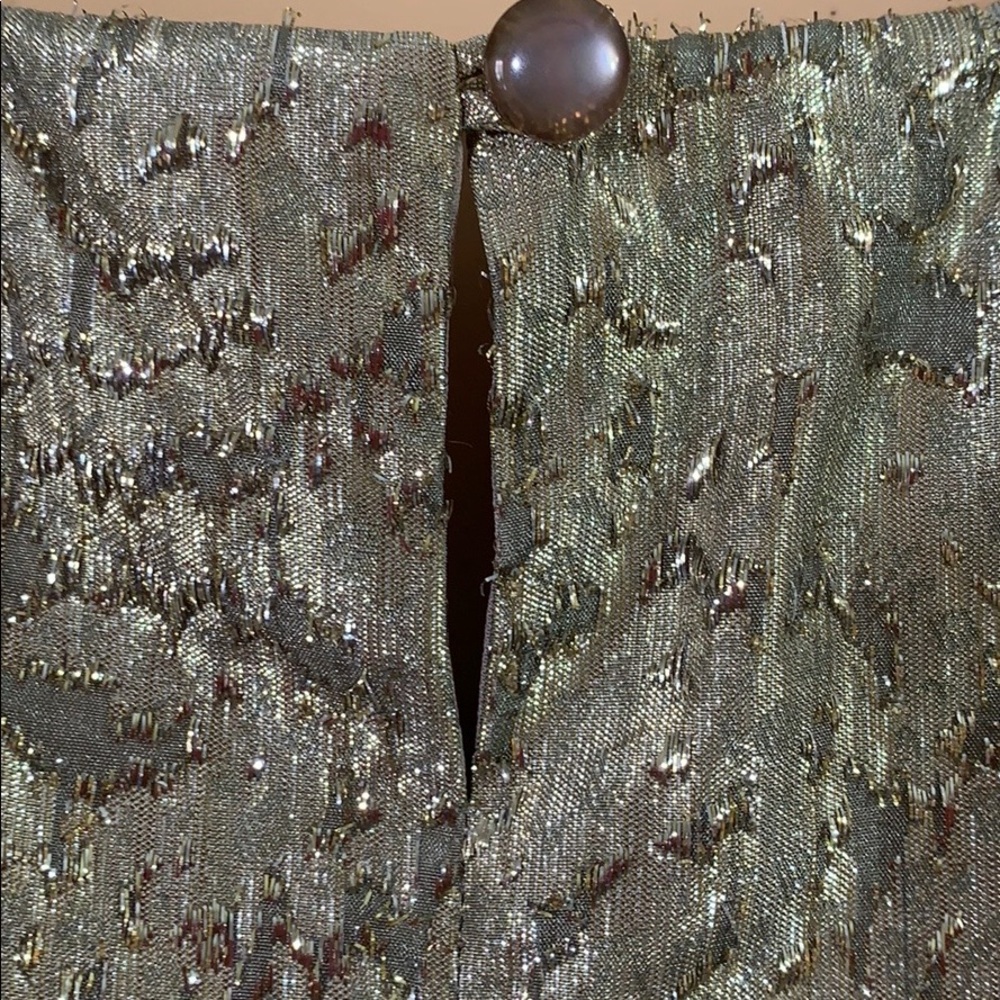 Chicos gold textured sleeveless shirt size 1 - Picture 4 of 6